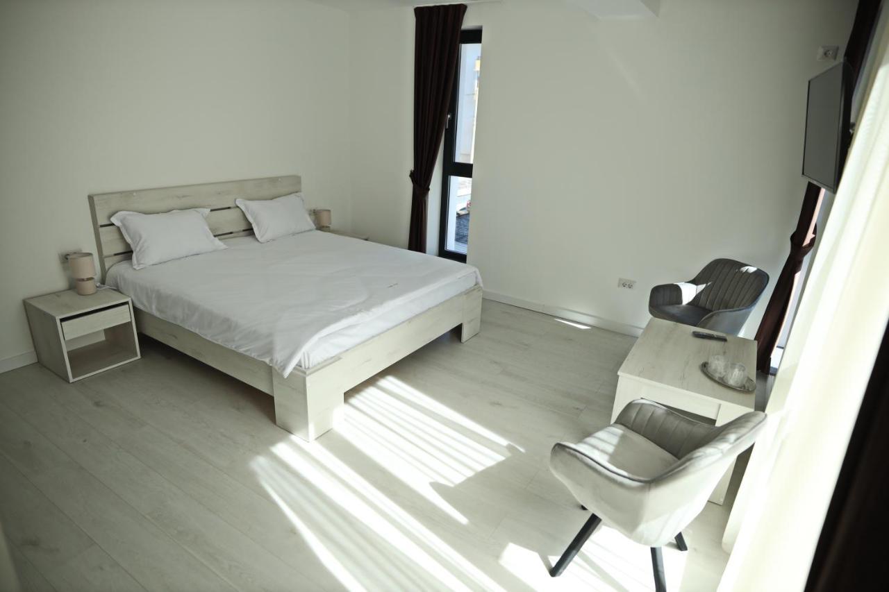 Casa Vys Piteşti Exterior foto